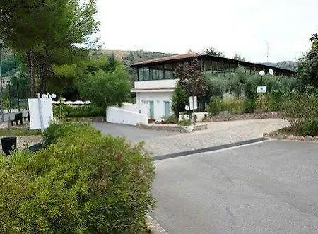 Ξενοδοχείο με διαμερίσματα Parco Elena Torchiara